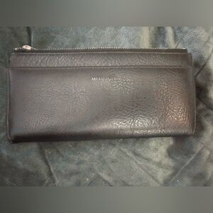 Matt & Nat Black Textured Women’s Wallet
